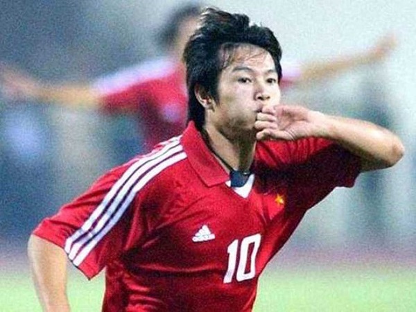 Top 10 cầu thủ bóng đá xuất sắc nhất Việt Nam hiện nay